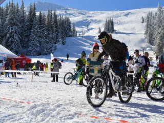 Сноубайк дуели, ски-алпинизъм и телемарк демо на Витоша и екстремен фест със спецгости в НДК за Деня на снега