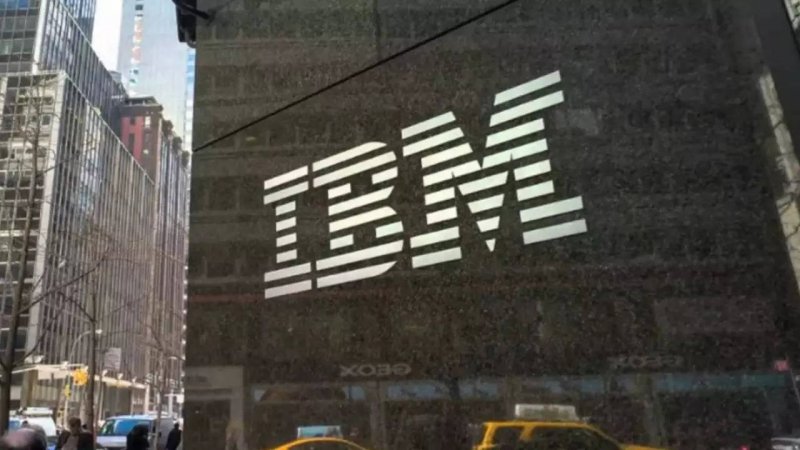 Американският технологичен гигант IBM съкращава 3900 души, като част от