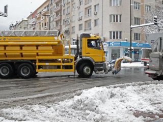 Във връзка с валежите от сняг тази нощ в София