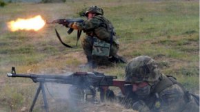 Решението предвижда България да изпрати до 50 военнослужещи като обучаващ екип по линия на EUMAM UA, като обучението ще се извършва само на територията на държави членки на ЕС.
