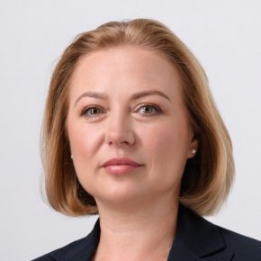 Министърът на правосъдието в кабинета на Доброто и БСП Надежда Йорданова е чак №5 в листите на ПП-ДБ.