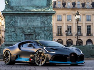 Bugatti DivoНаречен на името на френския състезателен пилот Алберт Диво