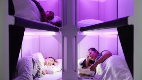 Концепцията за спане в икономичния клас "Skynest" на Air New Zealand е сред номинираните за тазгодишните награди Crystal Cabin Awards.