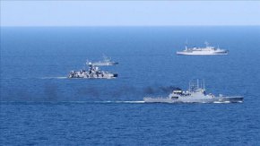 

Маневрите ще допринесат за "задълбочаване на практическото сътрудничество между военноморските сили на участващите страни", посочи ведомството.