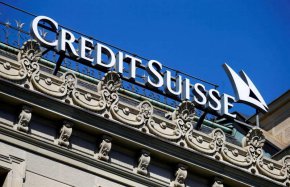 Това последва уверенията на швейцарските власти в сряда, че Credit Suisse отговаря на "изискванията за капитал и ликвидност, наложени на системно важни банки" и че кредитната институция може да получи достъп до ликвидност на централната банка, ако е необходимо.