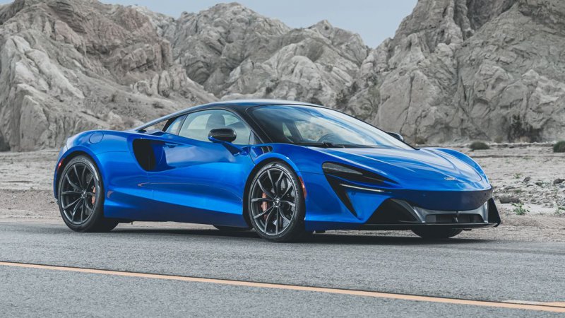 McLaren прегръща хибридното бъдеще на високите скорости със скулптурния суперавтомобил