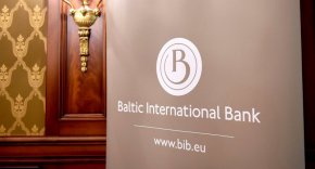 Също като фалиралите 3 американски банки предходната седмица, той беше ориентиран към богати клиенти. Това е втори фалит на банка в Латвия, откакто тя е в Еврозоната, след като през 2018 г. банкрутира ABLV bank.