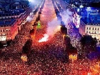 Париж срещу Макрон Фото на деня