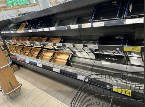 Това се случва в момент, когато британските потребители се борят с рекордна инфлация на цените на хранителните стоки, която през четирите седмици до 19 март достигна 17,5%.