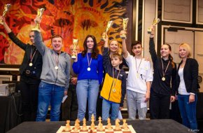    Дейзи Ланг награди най-добрите ни младежи в шаха на бляскава церемония в хотел Маринела