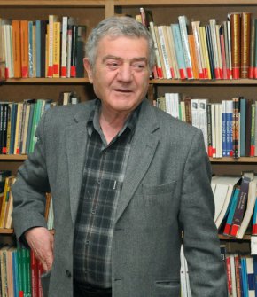 
Стефан Цанев, писател