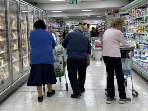 В Кипър от днес седем категории основни хранителни и битови стоки се продават без да се облагат с ДДС