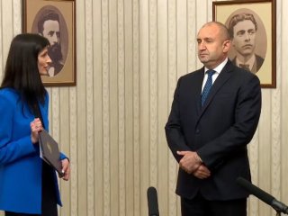 Номинираната за премиер от ГЕРБ СДС Мария Габриел върна неизпълнен първия