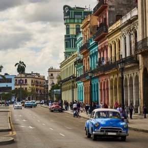 
Куба страда от наложеното от САЩ търговско ембарго в продължение на повече от шест десетилетия, докато Русия е обект на западни санкции от 2014 г. насам.
