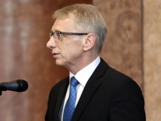 Премиерът Николай Денков призова партия Възраждане да се върне към