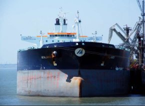  Плавателният съд "Clyde Noble" е превозвал 55 000 метрични тона нефт с отстъпка от цената на "Urals". 