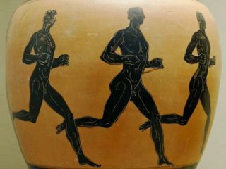 Според Аристотел годината на първите олимпийски игри е 776 пр