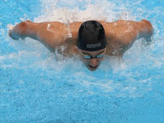 Българският плувец Йосиф Миладинов се класира за полуфинала на 50