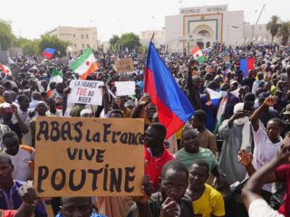 Лидерите на преврата в Нигер предупредиха регионалните и европейските западни