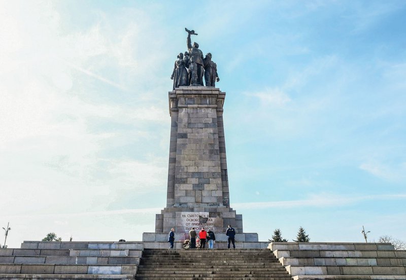 Паметникът на съветската армия изглежда ще бъде премахнат от настоящото