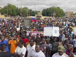 Военната хунта в Нигер оповести че затваря въздушното пространство над