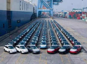 Икономистите на Moody's обясняват нарастващия износ на автомобили от Китай с нарастващото търсене на електрически превозни средства, като отбелязват, че през първата половина на 2023 г. продажбите в страната са се удвоили на годишна база. Рязкото нарастване на търсенето на електромобили изпрати общия износ на автомобили от Китай над нивата, наблюдавани преди пандемията.   