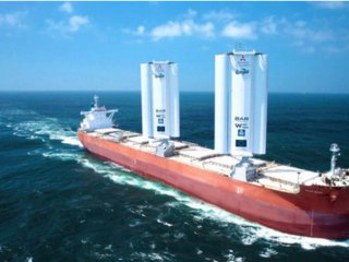 Голям червен товарен кораб на име Pyxis Ocean се отправи