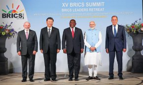 Присъединяването на шест нови държави членки ще изведе групата на БРИКС далеч пред основния ѝ съперник Г-7 в икономическо отношение, показват изчисления, базирани на глобални данни.