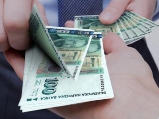 Инфлацията увеличи и кредитите които българите теглят от нефинансови банкови