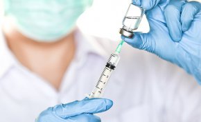 
До момента са налични всички видове ваксини за изпълнение на Имунизационния календар на страната.
