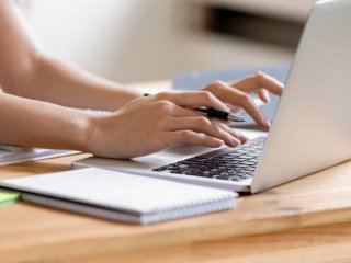 ЕК въвежда нов регламент за работа онлайн В България около 10