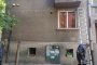 Незаконните кабели по фасадите на сградите в София 