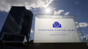 
Десетото поредно повишение на лихвения процент от страна на ЕЦБ издига референтната депозитна лихва до рекордно високото равнище от 4,00%. 