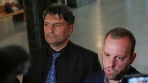 Заместник-градският прокурор на София Христо Кръстев заяви, че на място е извършен оглед, като са фиксирани и иззети три гилзи.