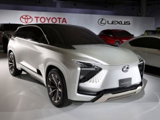 Lexus работи върху електрически SUV от среден размер с трети