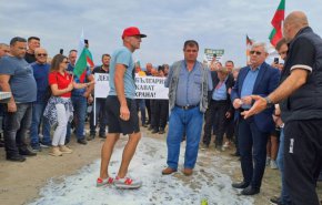 Кирил Вътев при протестиращите