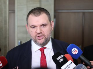 В декларация депутатът от ДПС Делян Пеевски поиска министърът на