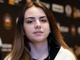 Сребърната медалистка от Световната купа по шахмат при жените Нургюл