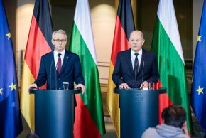 Подкрепям категорично България и Румъния да станат част от Шенген. Това заяви германският канцлер Олаф Шолц след среща с премиера Николай Денков в Берлин.