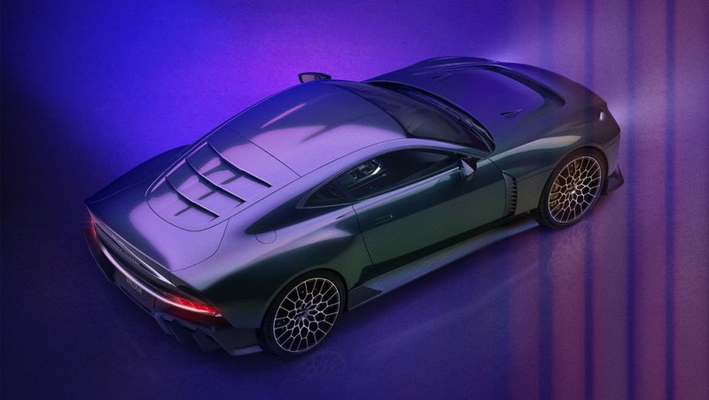 Aston Martin разкри кола с лимитирана серия, наречена Valour.  Той