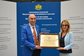 Министърът на иновациите и растежа Милена Стойчева връчи сертификат клас „А“ за инвестиция за изграждане на многопрофилна болница за активно лечение в Кърджали на Търговска Лига – Глобален аптечен център АД