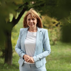 Когато през ноември 2009 г., беше на 15-и, Йорданка Фандъкова пое официално поста на кмет на София като първата в историята жена на него след 64 мъже, самата тя едва ли си е представяла, че ще има търпението и силата да бие всички рекорди по продължителност на управлението на града.