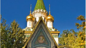 Руската църква отваря в петък, а в неделя ще бъде първата литургия. Храмът стои заключен от 21 септември, след като архимандрит Васиан Змеев, беше изгонен от България.