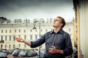 Василий Петренко, музикален директор на Кралския филхармоничен оркестър, ще пристигне у нас за коледната класика Лешникотрошачката