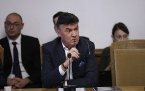 Борислав Михайлов пред комисията