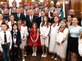 В Бургас президентът Румен Радев даде началото на 21 ото издание