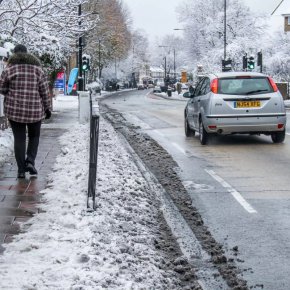 Сняг и лед са напът да сковат някои части на Обединеното кралство