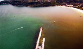 Окръжната прокуратура във Варна внесе в съда обвинителен акт за замърсяването на Варненското езеро, причинено от спуканата тръбата за отпадни води, която минава по дъното му