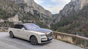 Rolls-Royce, Tesla и китайската DFSK са марките с най-голям ръст на българския автомобилен пазар през 2023 година