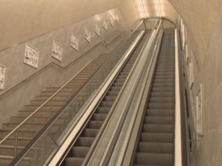 Ескалатори в някои от най натоварените станции на софийското метро не